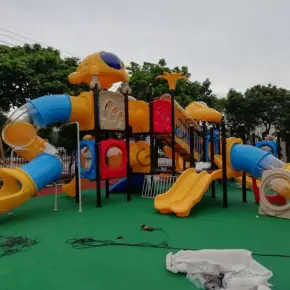 小器材搭出N个体能游戏大课间小学生满头汗(图1)